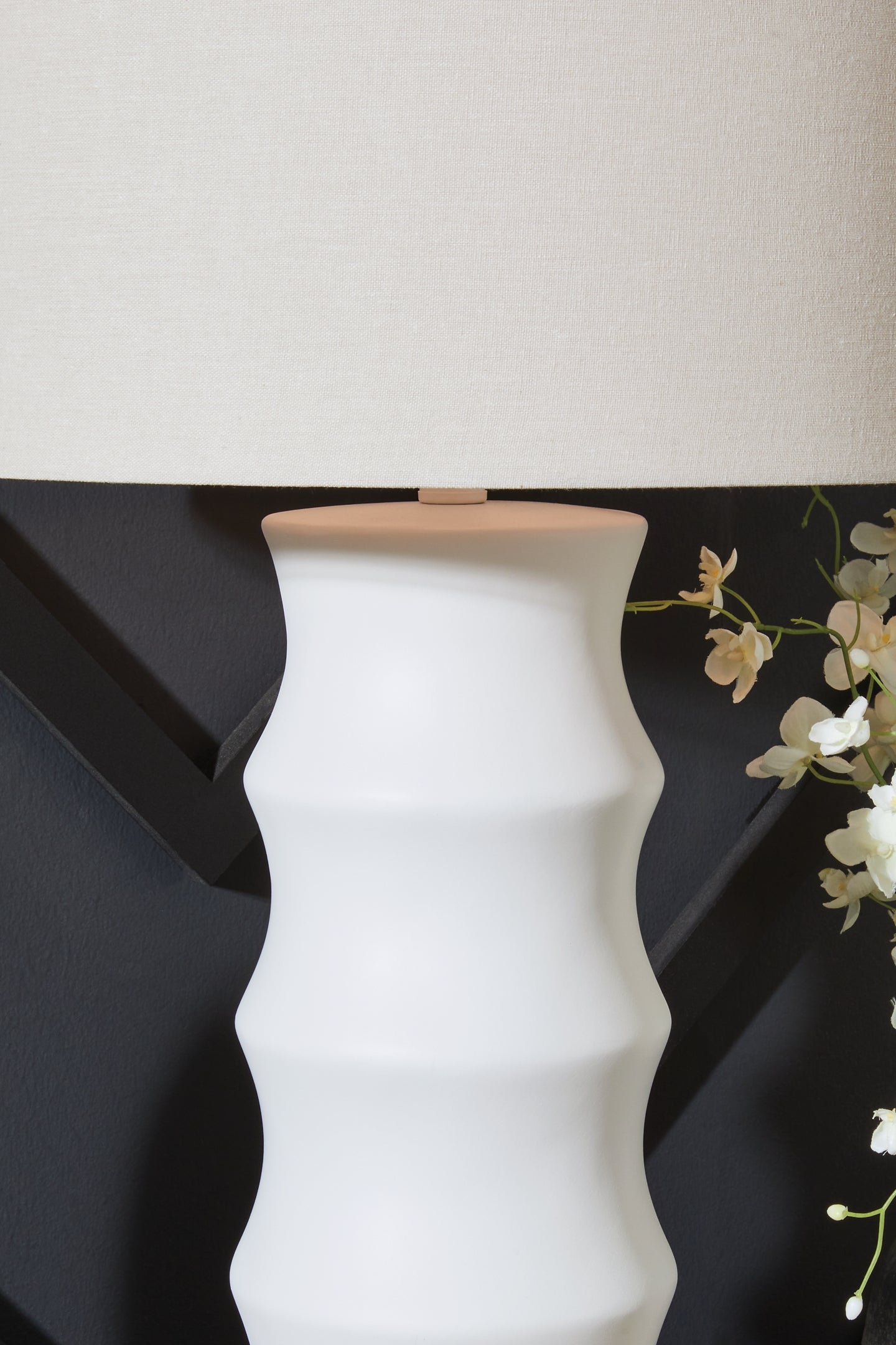 Veraleigh Poly Table Lamp (1/CN)