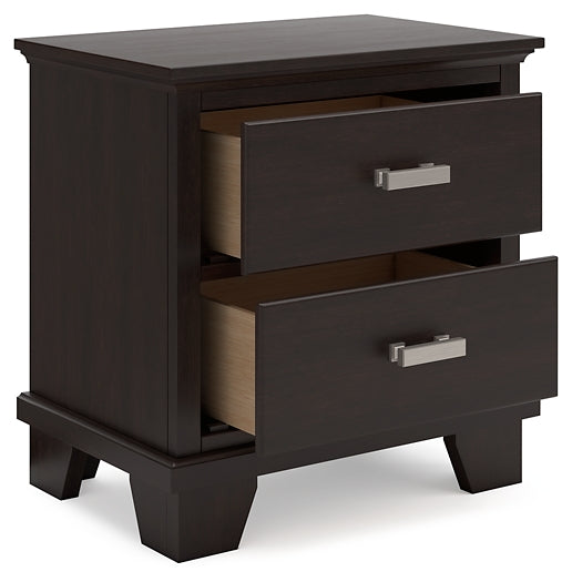 Covetown Queen Panel Bed with Mirrored Dresser, Chest and Nightstand
